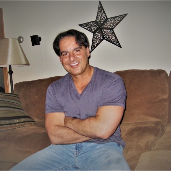 Meet your Posher, Vincent - Picture 2 of 2